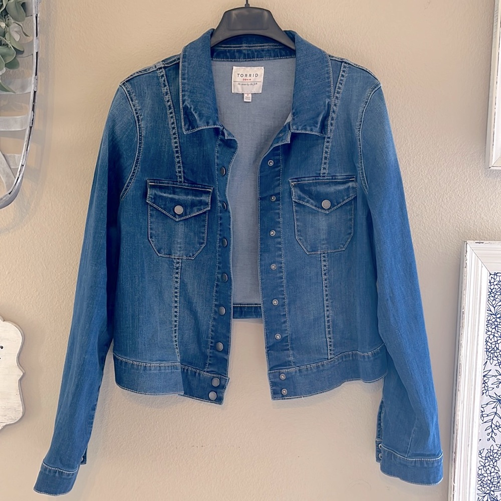 Torrid Denim Short Jacket Size 2